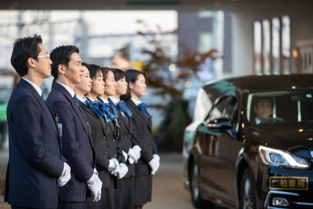 葬祭スタッフ揃っての故人さまをお見送り